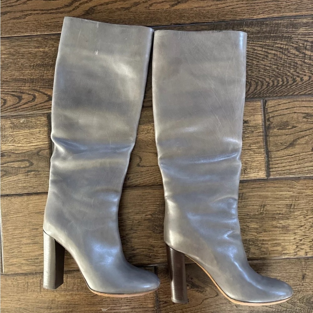 Chloe Made in Italy Gray Classic and sophisticated knee high boots 36.5